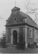 Kaplica Romerów przy kościele w Inwałdzie, kwiecień 1938 (NAC, Zespół Koncern Ilustrowany Kurier Codzienny - Archiwum Ilustracji)